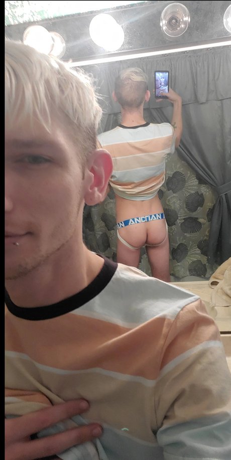 Nacktes geleaktes OnlyFans-Foto von Nicolas Ryan