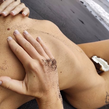 Nacktes geleaktes OnlyFans-Foto von O