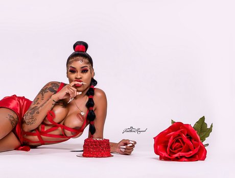 Nacktes geleaktes OnlyFans-Foto von Jessii