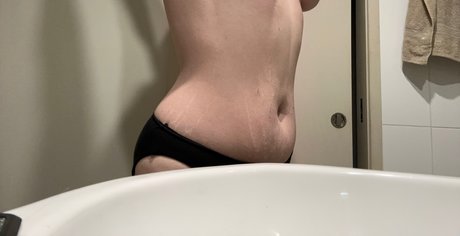 Nacktes geleaktes OnlyFans-Foto von Nikolina