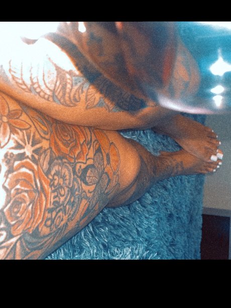 Nacktes geleaktes OnlyFans-Foto von Pretty Tee 