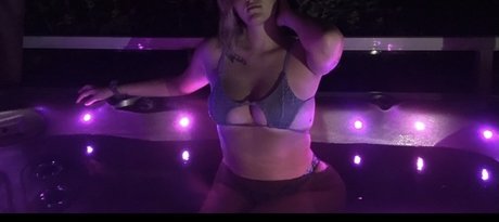Nacktes geleaktes OnlyFans-Foto von Emrachell