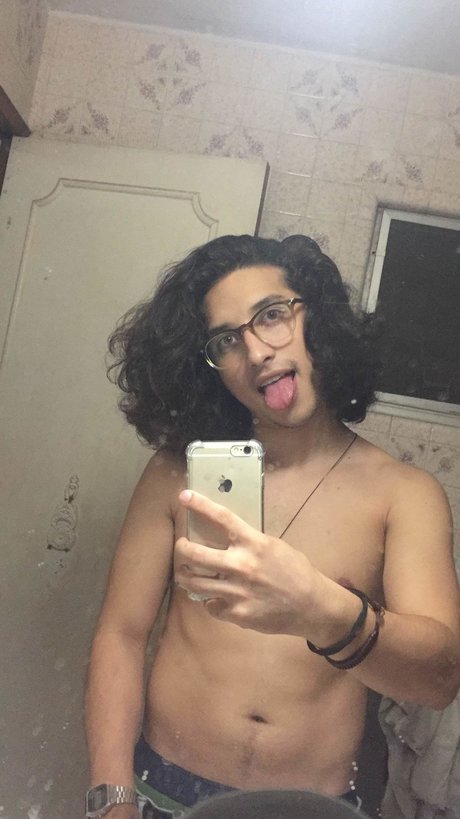Nacktes geleaktes OnlyFans-Foto von Raulmed