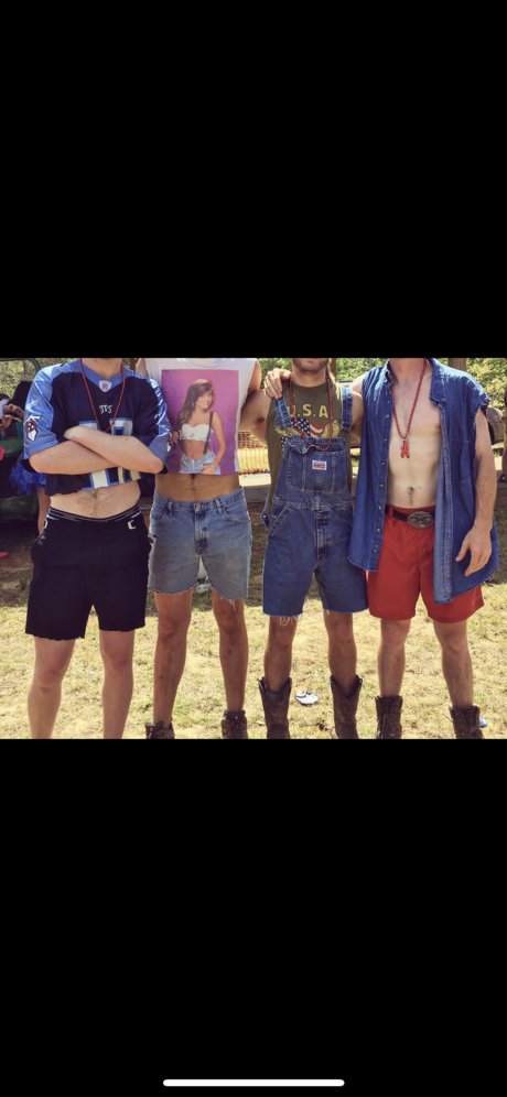Nacktes geleaktes OnlyFans-Foto von Country Frat