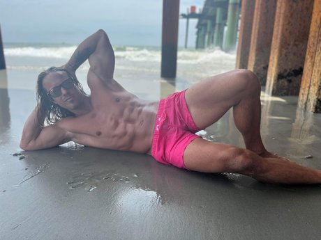 Nacktes geleaktes OnlyFans-Foto von Silas Ampamp Erin