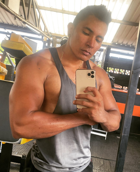 Nacktes geleaktes OnlyFans-Foto von Edison Casanova