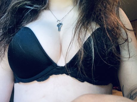 Nacktes geleaktes OnlyFans-Foto von Trinity