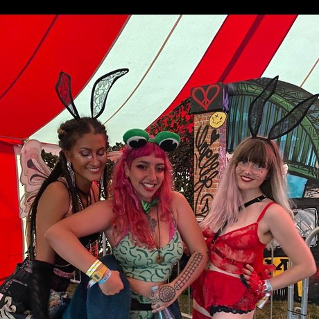 Nacktes geleaktes OnlyFans-Foto von The Naughty Fairies 