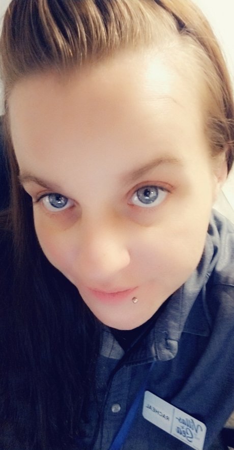 Nacktes geleaktes OnlyFans-Foto von Angel