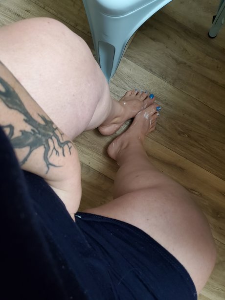 Nacktes geleaktes OnlyFans-Foto von Feetfrenzy