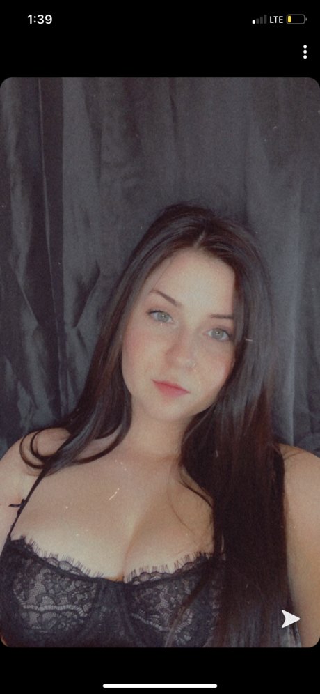 Nacktes geleaktes OnlyFans-Foto von Deanna Brutsman