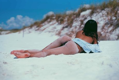 Nacktes geleaktes OnlyFans-Foto von House Wife