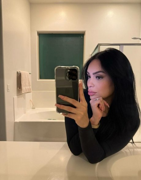 Nacktes geleaktes OnlyFans-Foto von Rayleen Vega