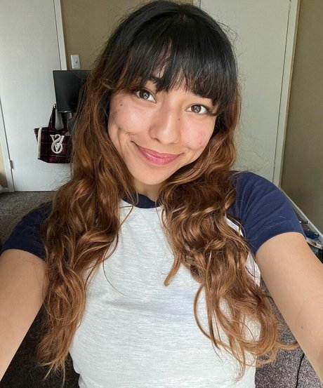Nacktes geleaktes OnlyFans-Foto von Lyssalevin