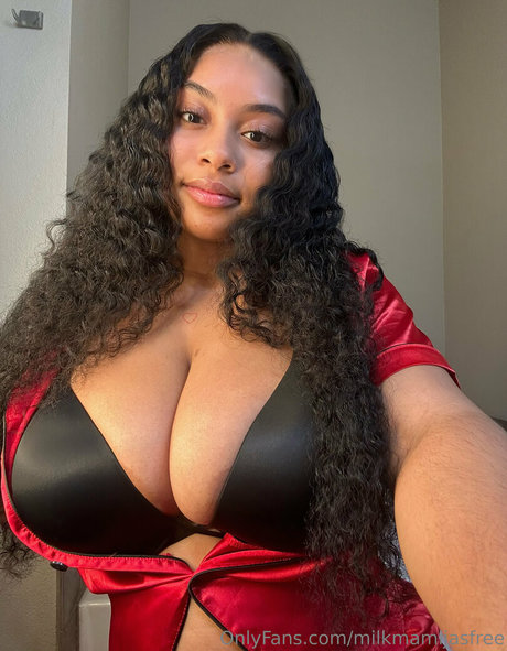 Nacktes geleaktes OnlyFans-Foto von Milkmamijasfree