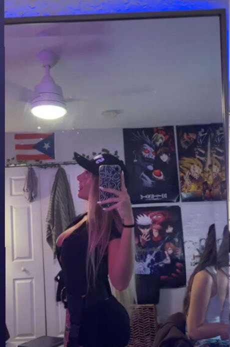 Nacktes geleaktes OnlyFans-Foto von Gianna White