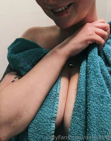 Nacktes geleaktes OnlyFans-Foto von Darkuredi