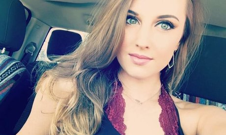 Nacktes geleaktes OnlyFans-Foto von Emilee Atchley