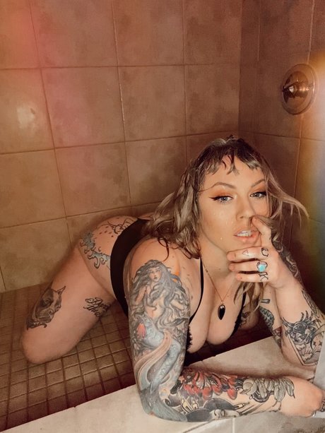 Nacktes geleaktes OnlyFans-Foto von Peachy Brat