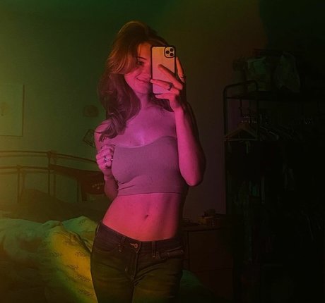 Nacktes geleaktes OnlyFans-Foto von Lolwhatgod