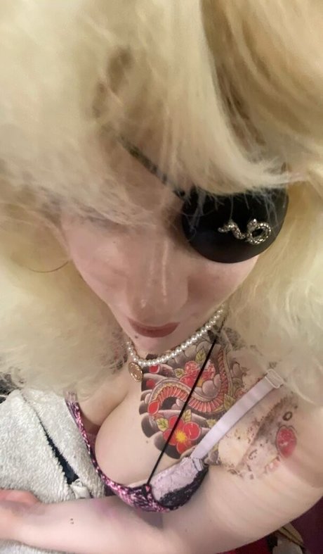Nacktes geleaktes OnlyFans-Foto von Venomwifey