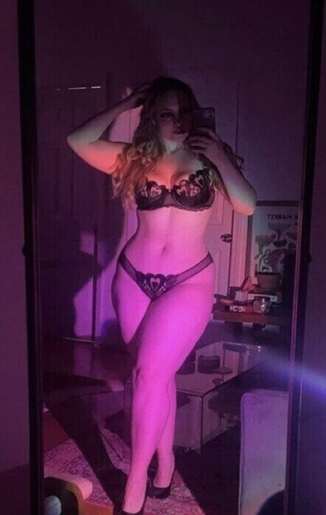 Nacktes geleaktes OnlyFans-Foto von Brecht Apologist