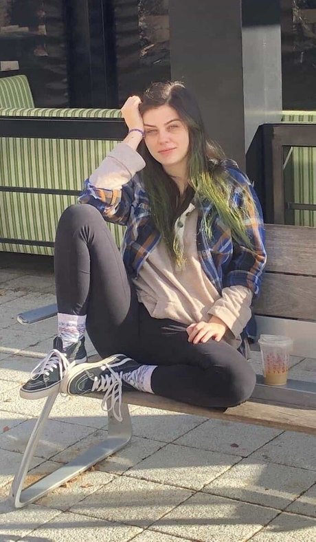 Nacktes geleaktes OnlyFans-Foto von Zoey Wilde