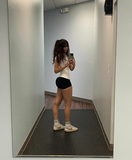 Nacktes geleaktes OnlyFans-Foto von Overtaaa
