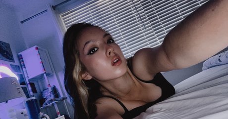 Nacktes geleaktes OnlyFans-Foto von Earths Asmr