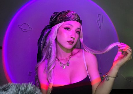 Nacktes geleaktes OnlyFans-Foto von Earths Asmr