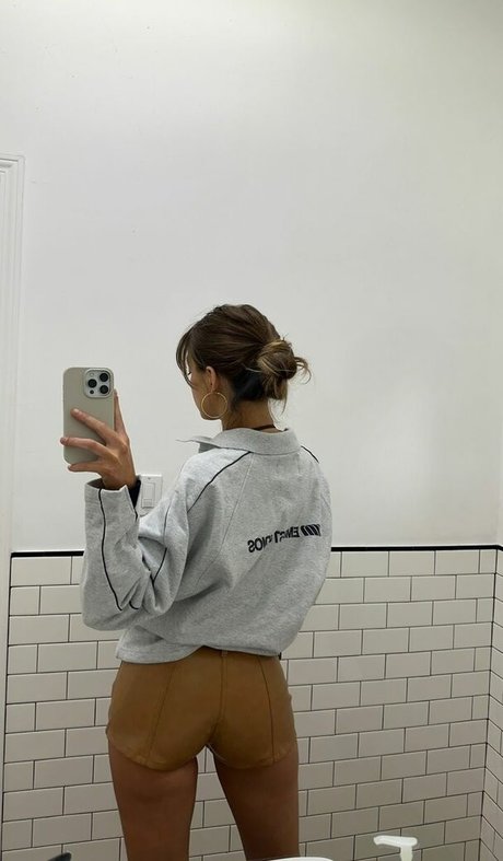 Nacktes geleaktes OnlyFans-Foto von Catbkennedy