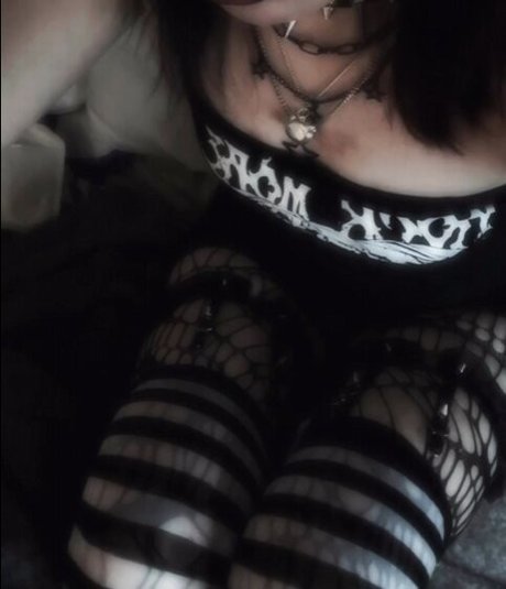 Nacktes geleaktes OnlyFans-Foto von Brattygirlllxo