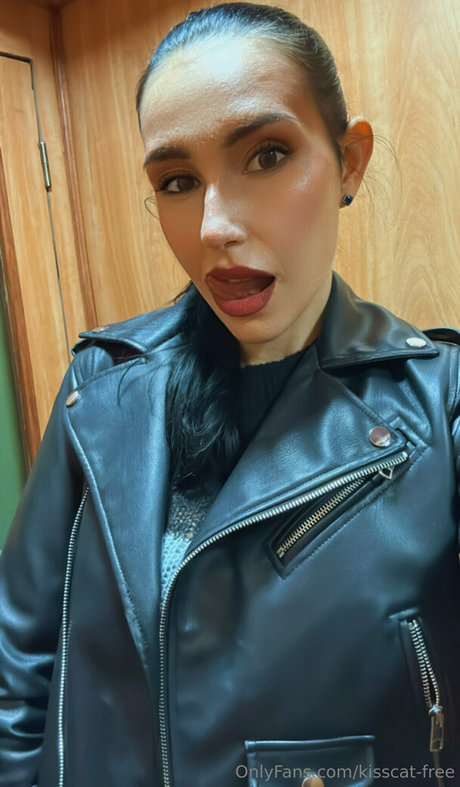 Nacktes geleaktes OnlyFans-Foto von Kisscatfree
