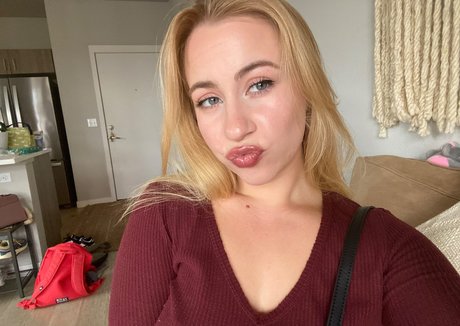 Nacktes geleaktes OnlyFans-Foto von Lilywithafatty