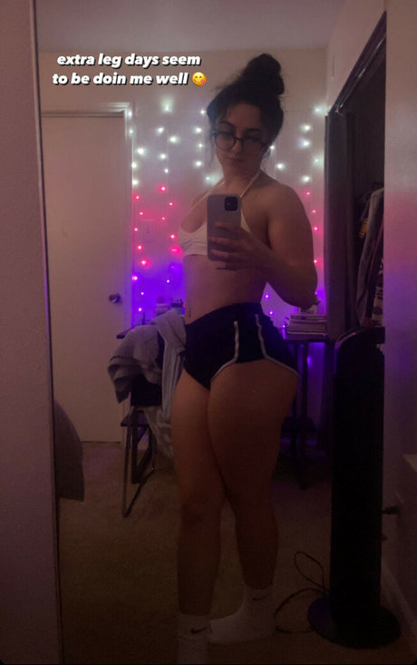 Nacktes geleaktes OnlyFans-Foto von Madie Rummel