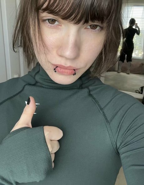 Nacktes geleaktes OnlyFans-Foto von Mewnii