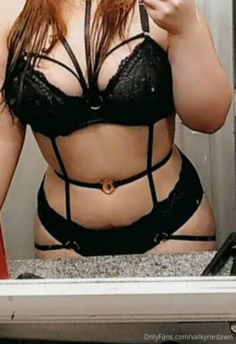 Nacktes geleaktes OnlyFans-Foto von Valkyriedawn