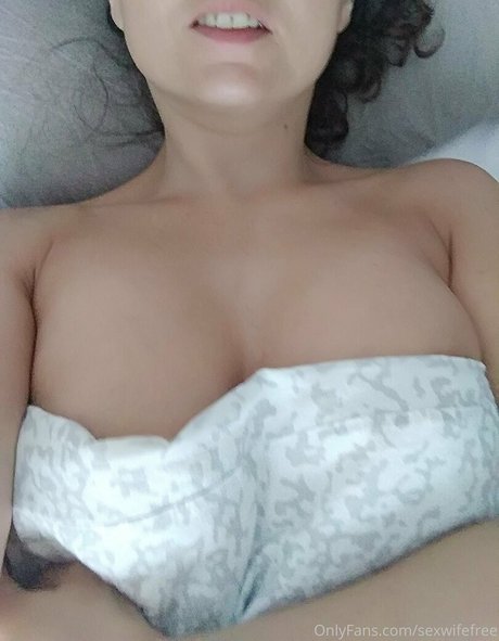 Nacktes geleaktes OnlyFans-Foto von Sexwifefree