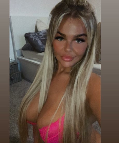 Nacktes geleaktes OnlyFans-Foto von Kayl Anne