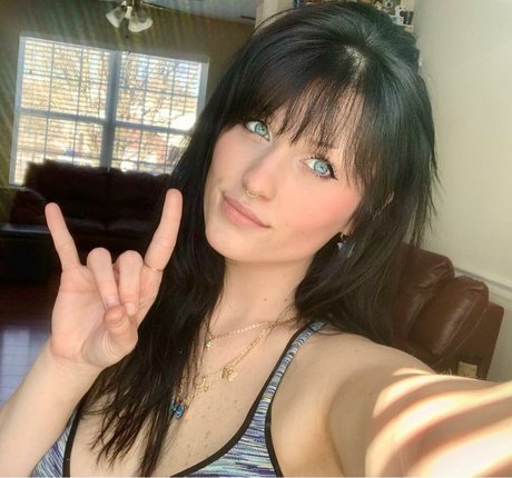 Nacktes geleaktes OnlyFans-Foto von Poutyfox