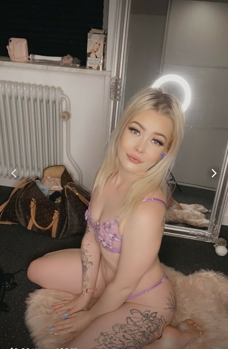 Nacktes geleaktes OnlyFans-Foto von Wizbaby