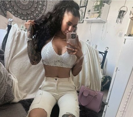Nacktes geleaktes OnlyFans-Foto von Thatinkedgirl