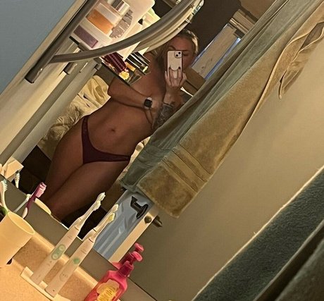 Nacktes geleaktes OnlyFans-Foto von Kateonline87