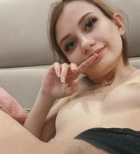 Nacktes geleaktes OnlyFans-Foto von Alinameaw