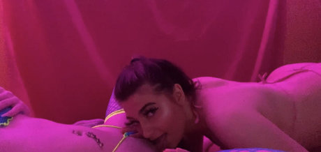 Nacktes geleaktes OnlyFans-Foto von Kenziemarkxo