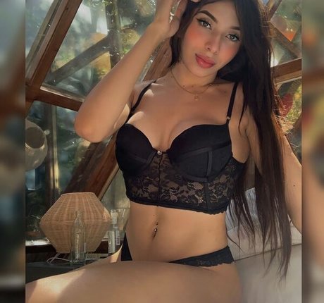 Nacktes geleaktes OnlyFans-Foto von Prettyemmah