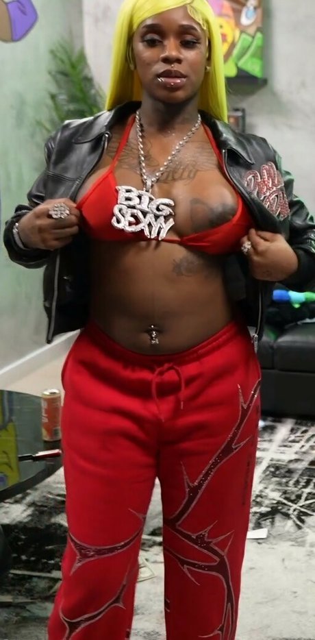 Nacktes geleaktes OnlyFans-Foto von Sexxy Red
