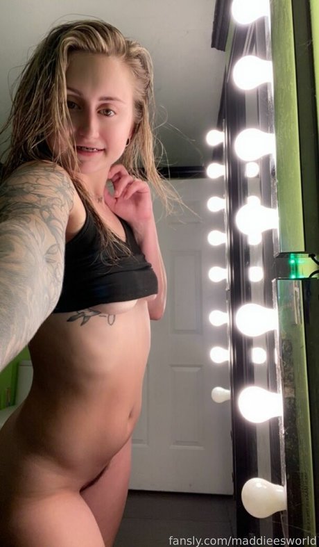 Nacktes geleaktes OnlyFans-Foto von Maddieesworld