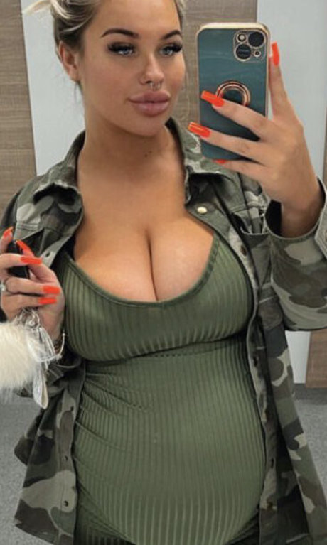 Nacktes geleaktes OnlyFans-Foto von Nicole Barker