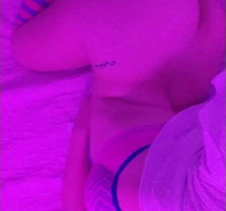 Nacktes geleaktes OnlyFans-Foto von Lady Bel